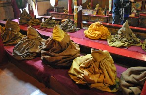 1.1421681963.prayer-robes